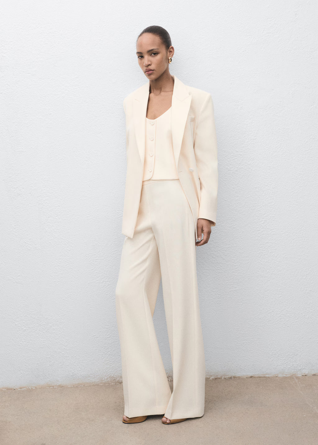 Suit vest with buttons